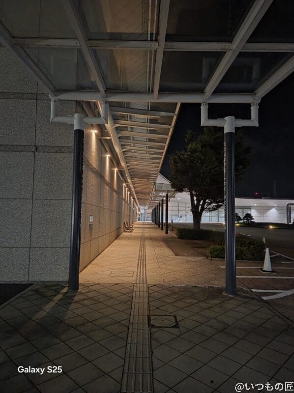 Google Pixel 9a レビュー ケーキ＆コーヒーを撮影